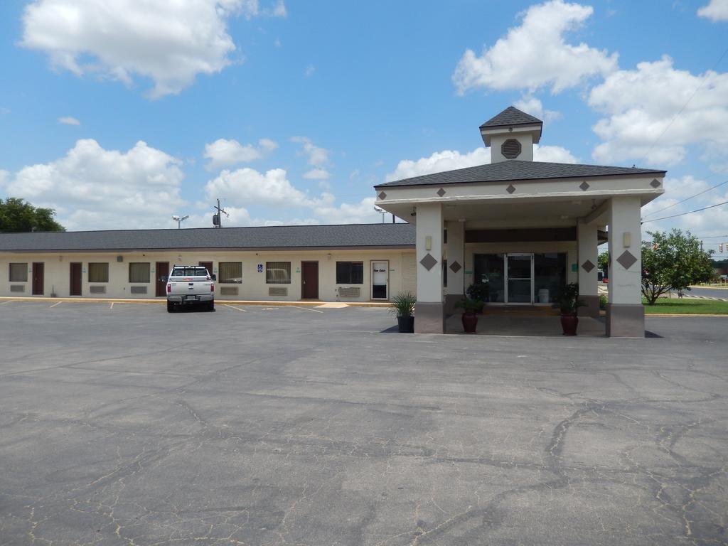 Executive Inn Pearsall المظهر الخارجي الصورة