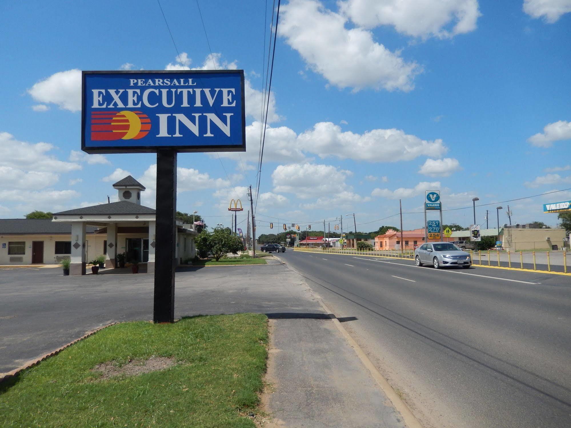 Executive Inn Pearsall المظهر الخارجي الصورة