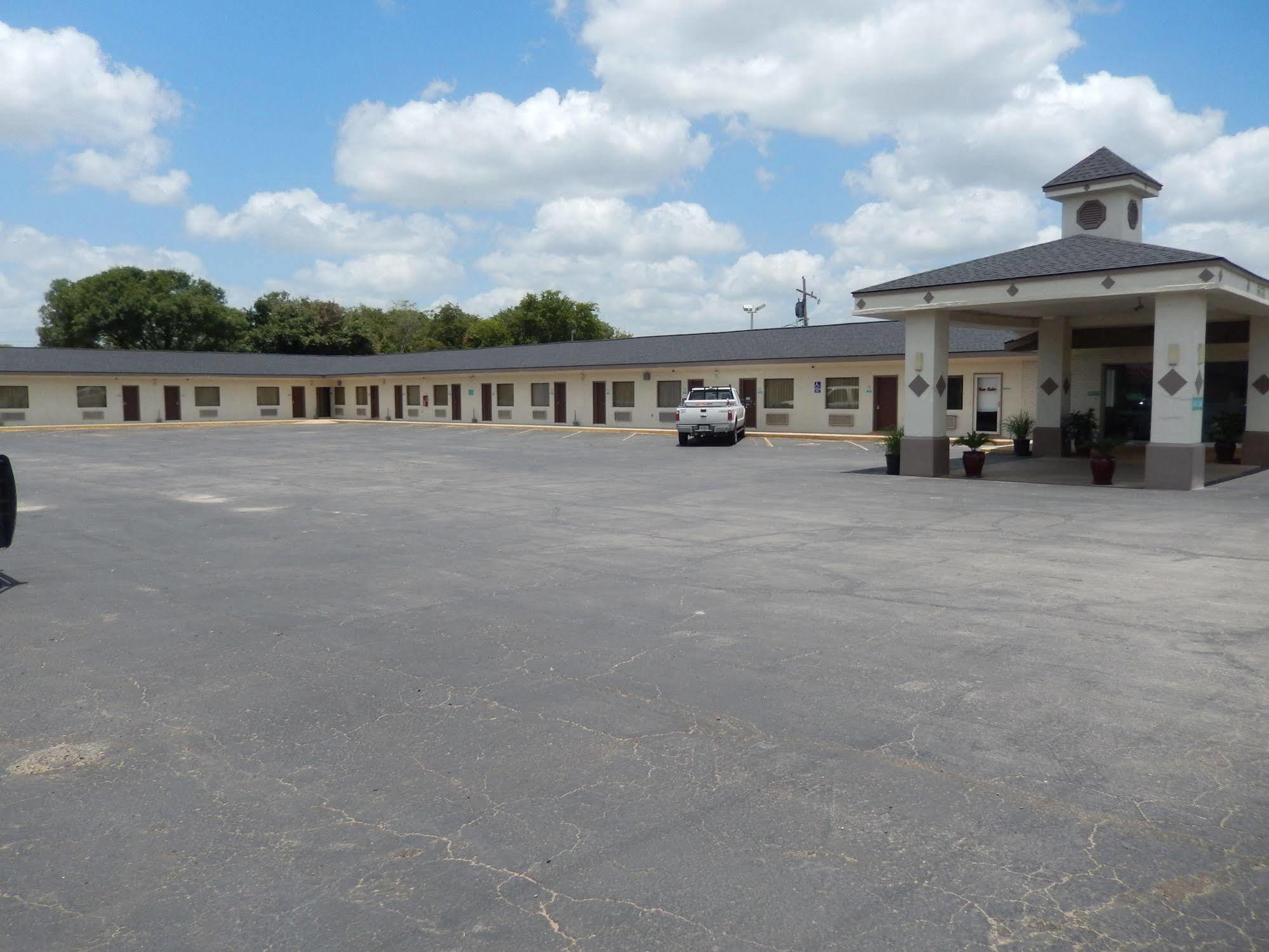 Executive Inn Pearsall المظهر الخارجي الصورة