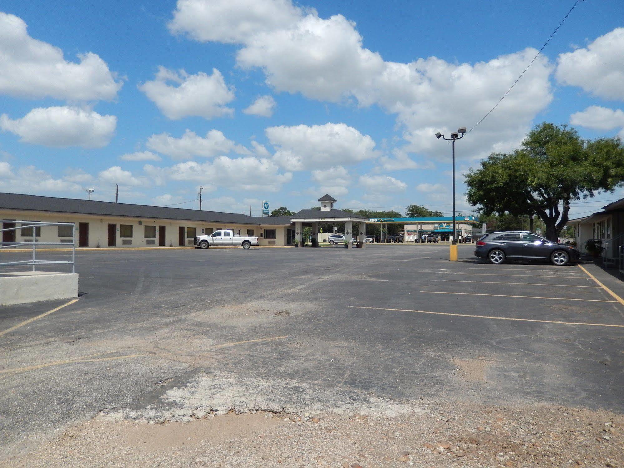 Executive Inn Pearsall المظهر الخارجي الصورة